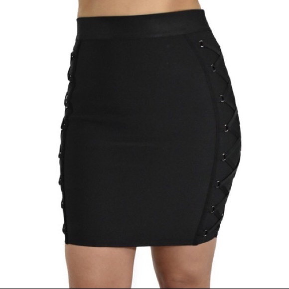 🔃 Marcela // Lace Up Bandage Skirt - Picture 3 of 6